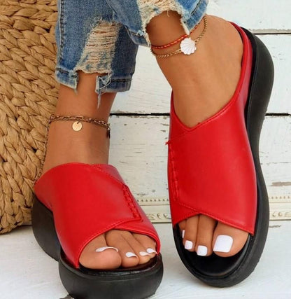 Stylish Summer Slip-On Flat Sandals for Women - Breathable and Comfortable