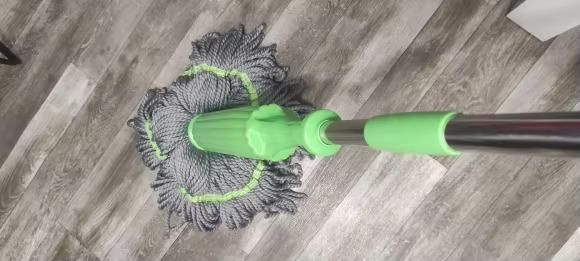 Revolutionary Self-Wringing Rotating Mop